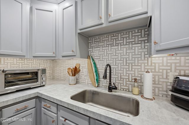 926 6TH Avenue N, Jacksonville Beach, FL 32250