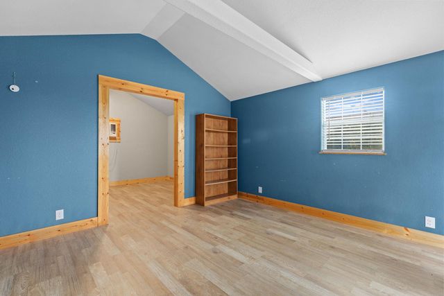 171 Split Rail LN, Smithville, TX 78957