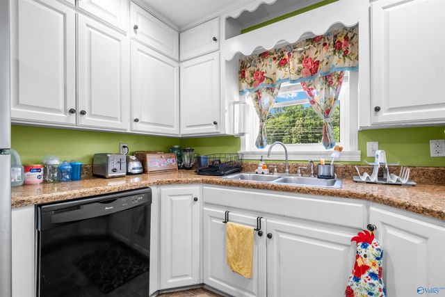 1328 Goodyear Avenue, Gadsden, AL 35903