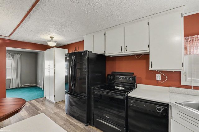 24261 Eleanor Avenue, Warren, MI 48089