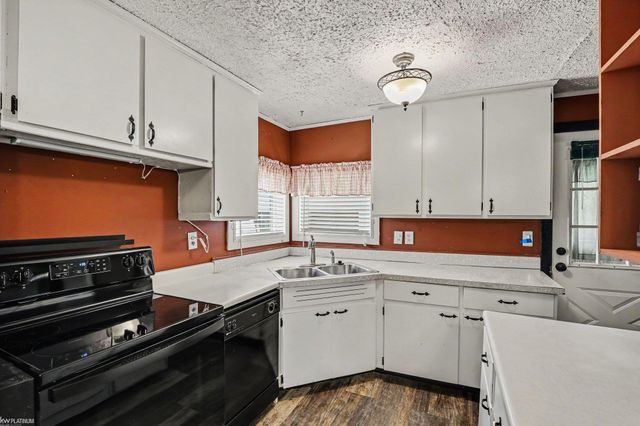 24261 Eleanor Avenue, Warren, MI 48089