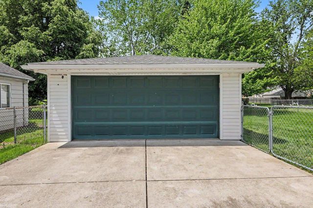 24261 Eleanor Avenue, Warren, MI 48089