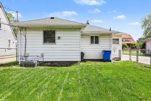 24261 Eleanor Avenue, Warren, MI 48089