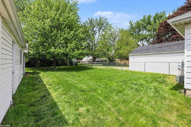 24261 Eleanor Avenue, Warren, MI 48089