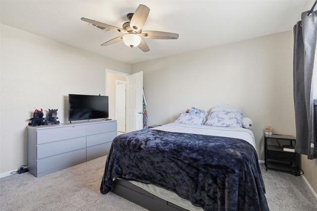 914 Temple Circle, Hitchcock, TX 77563