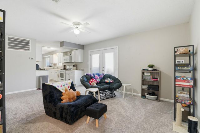 914 Temple Circle, Hitchcock, TX 77563