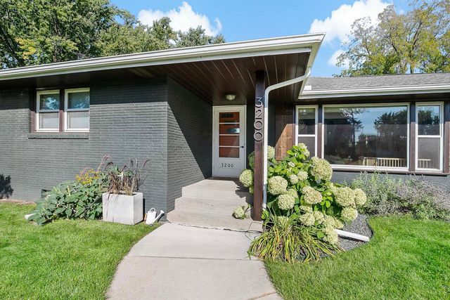 3200 Armour Terrace, Saint Anthony, MN 55418