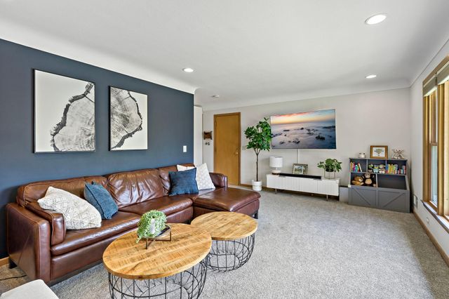 3200 Armour Terrace, Saint Anthony, MN 55418