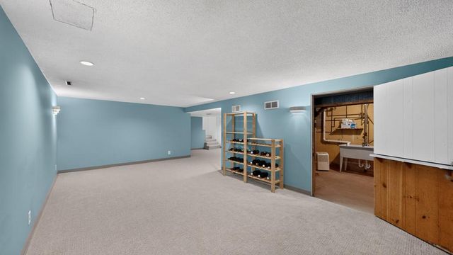 1533 Damon Court SE, Rochester, MN 55904