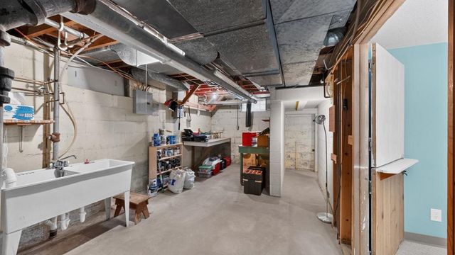1533 Damon Court SE, Rochester, MN 55904