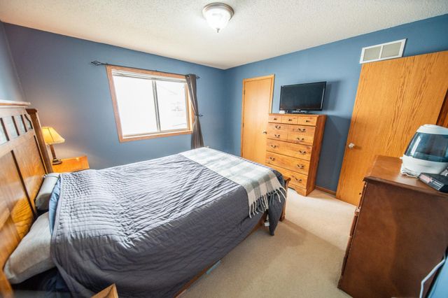 1154 Peregrine Dr SE, Rochester, MN 55904