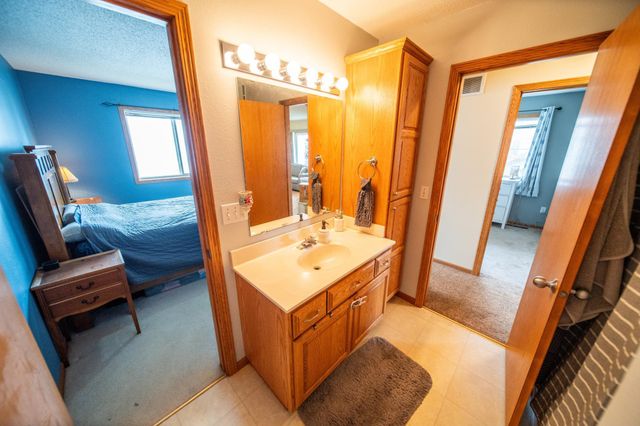 1154 Peregrine Dr SE, Rochester, MN 55904