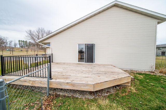 1154 Peregrine Dr SE, Rochester, MN 55904