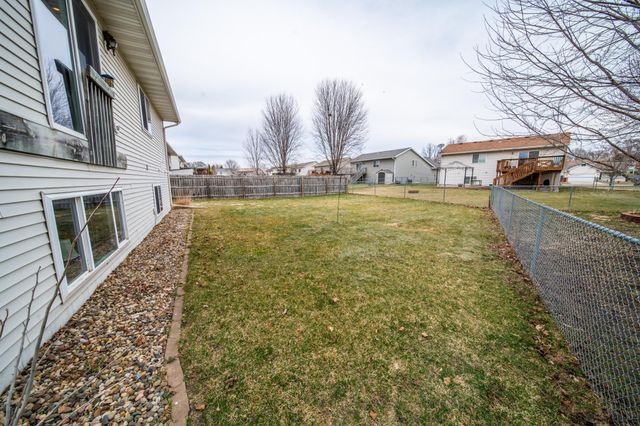 1154 Peregrine Dr SE, Rochester, MN 55904