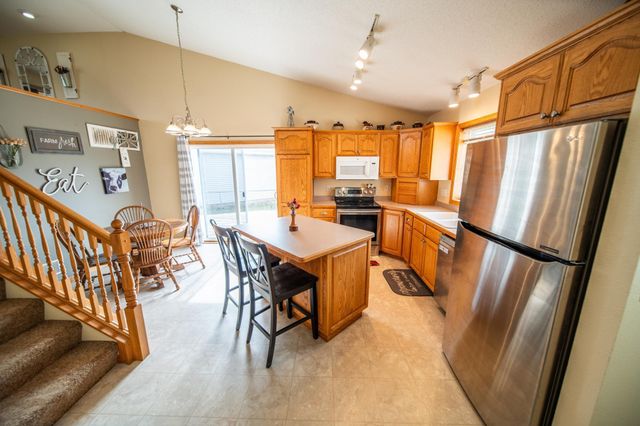 1154 Peregrine Dr SE, Rochester, MN 55904