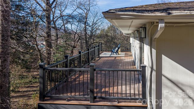 104 Disosway Street, Black Mountain, NC 28711