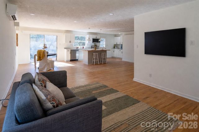 104 Disosway Street, Black Mountain, NC 28711