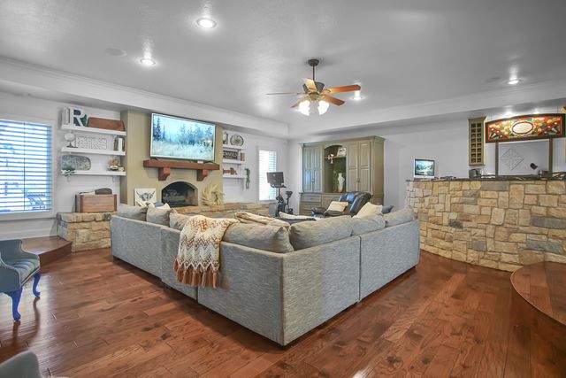 1607 E Paseo Circle, Brownfield, TX 79316