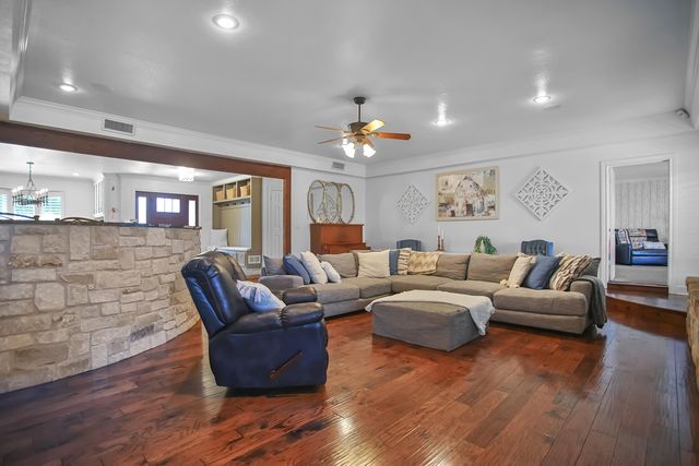 1607 E Paseo Circle, Brownfield, TX 79316