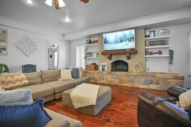 1607 E Paseo Circle, Brownfield, TX 79316