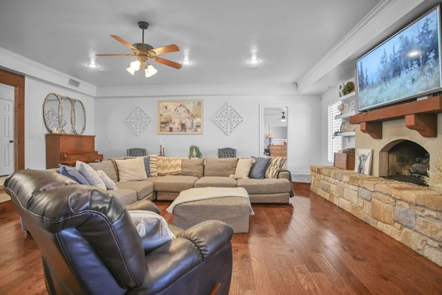 1607 E Paseo Circle, Brownfield, TX 79316