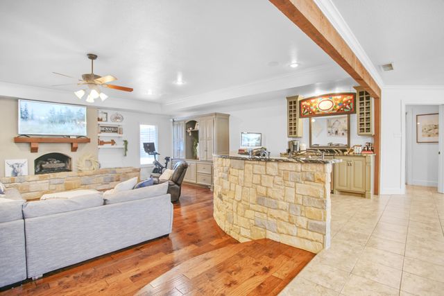 1607 E Paseo Circle, Brownfield, TX 79316