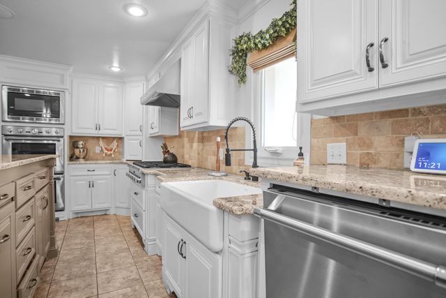 1607 E Paseo Circle, Brownfield, TX 79316