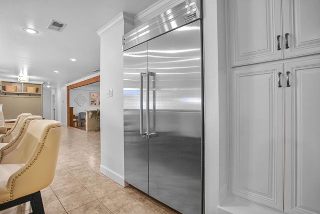 1607 E Paseo Circle, Brownfield, TX 79316