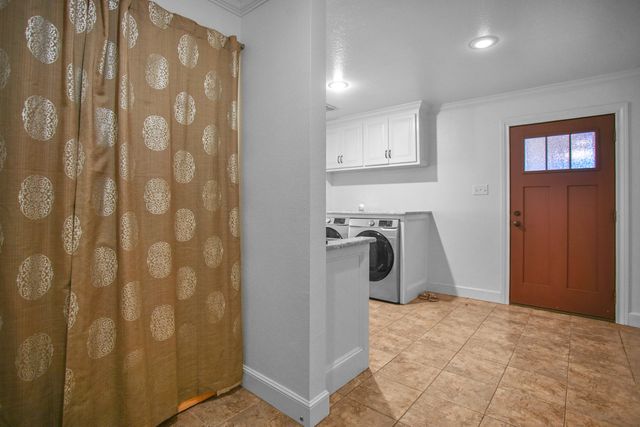 1607 E Paseo Circle, Brownfield, TX 79316