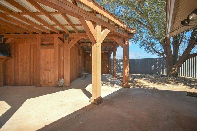 1607 E Paseo Circle, Brownfield, TX 79316