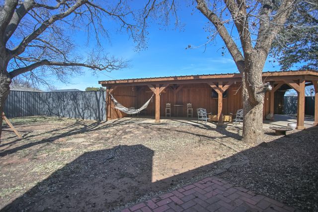 1607 E Paseo Circle, Brownfield, TX 79316