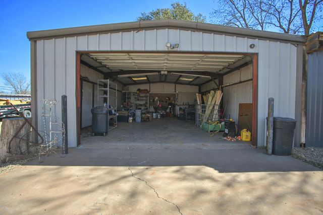 1607 E Paseo Circle, Brownfield, TX 79316