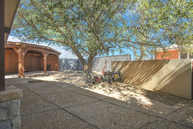 1607 E Paseo Circle, Brownfield, TX 79316