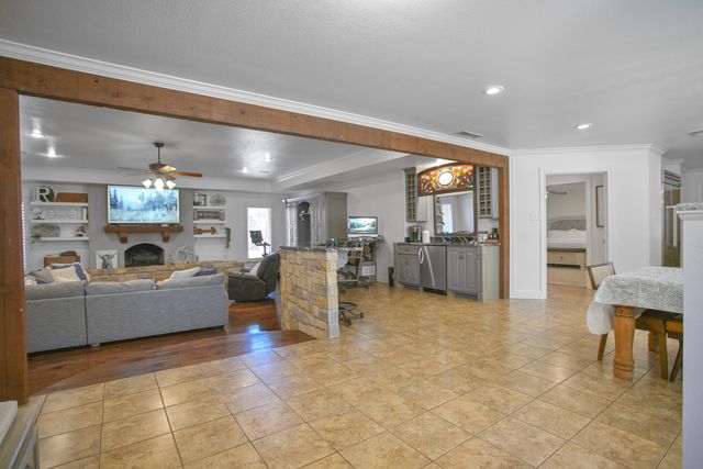 1607 E Paseo Circle, Brownfield, TX 79316