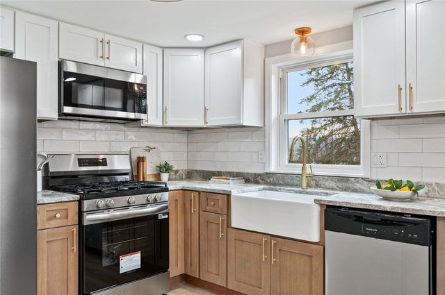 703 Parkview, Mt Pleasant Twp, PA 15666