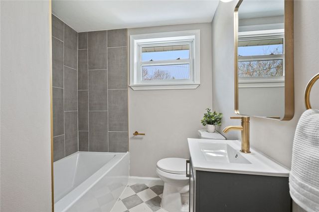 703 Parkview, Mt Pleasant Twp, PA 15666