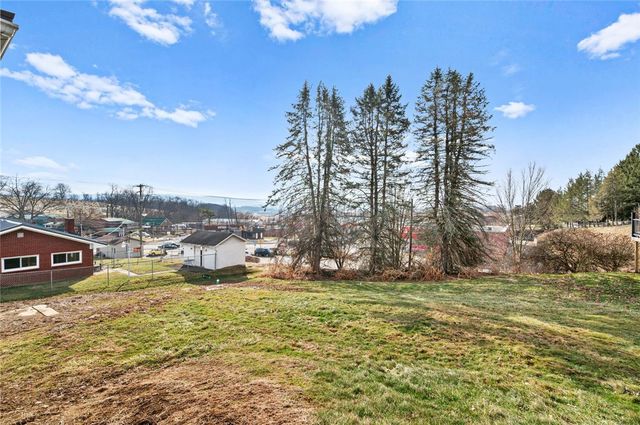 703 Parkview, Mt Pleasant Twp, PA 15666