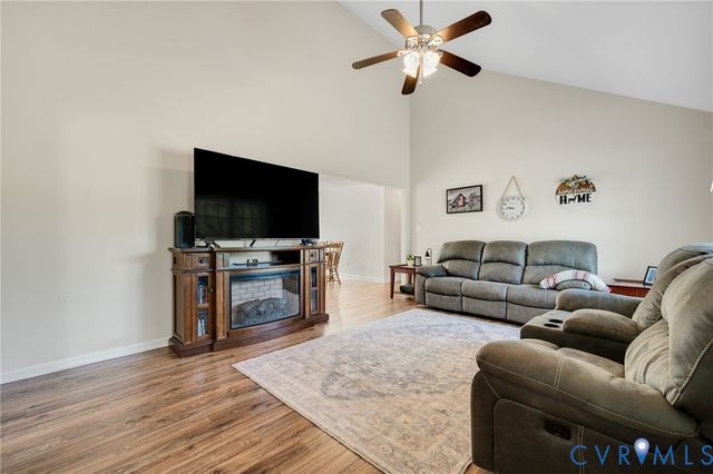 9825 Cedar Ln, Disputanta, VA 23842