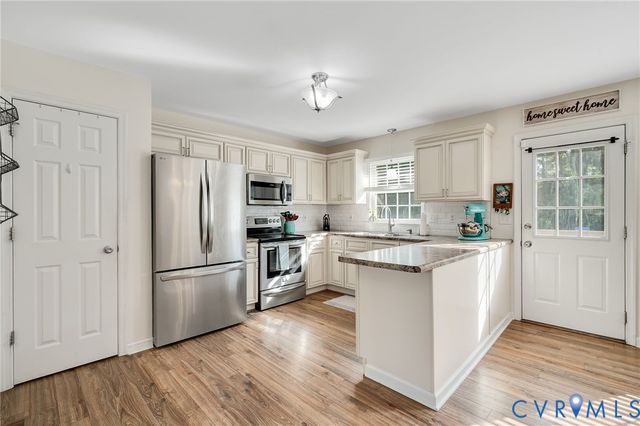 9825 Cedar Ln, Disputanta, VA 23842