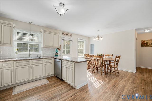 9825 Cedar Ln, Disputanta, VA 23842