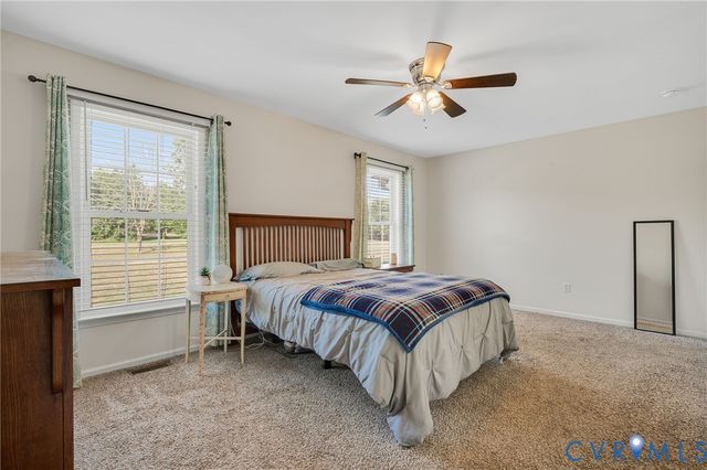 9825 Cedar Ln, Disputanta, VA 23842