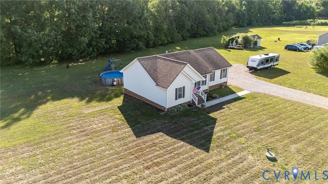 9825 Cedar Ln, Disputanta, VA 23842