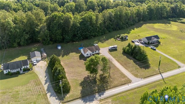 9825 Cedar Ln, Disputanta, VA 23842