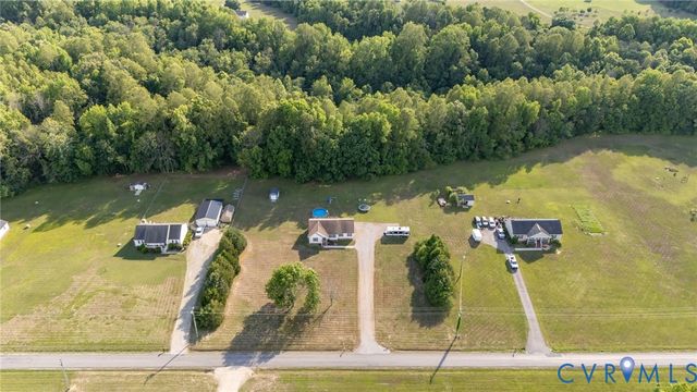 9825 Cedar Ln, Disputanta, VA 23842