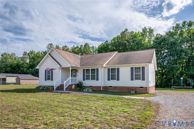9825 Cedar Ln, Disputanta, VA 23842