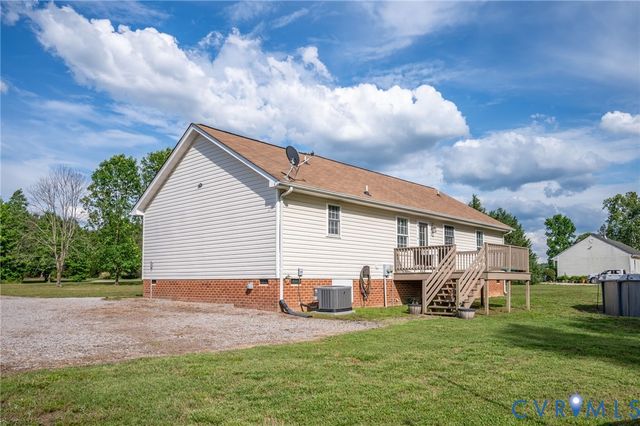 9825 Cedar Ln, Disputanta, VA 23842