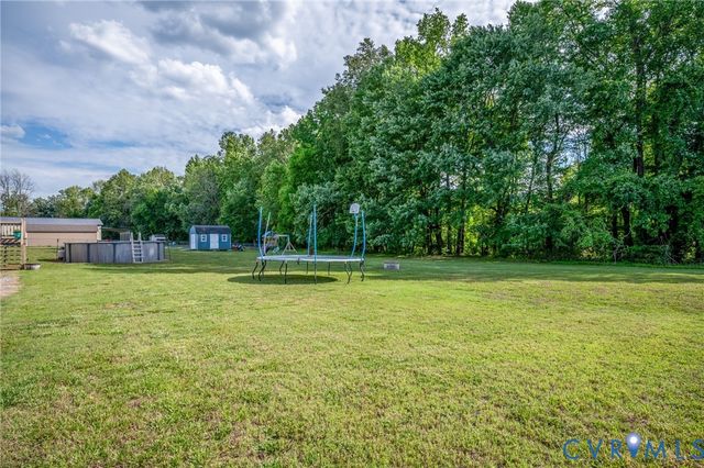 9825 Cedar Ln, Disputanta, VA 23842