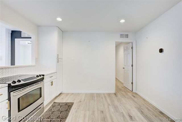 23826 Kate Ave, Warren, MI 48091