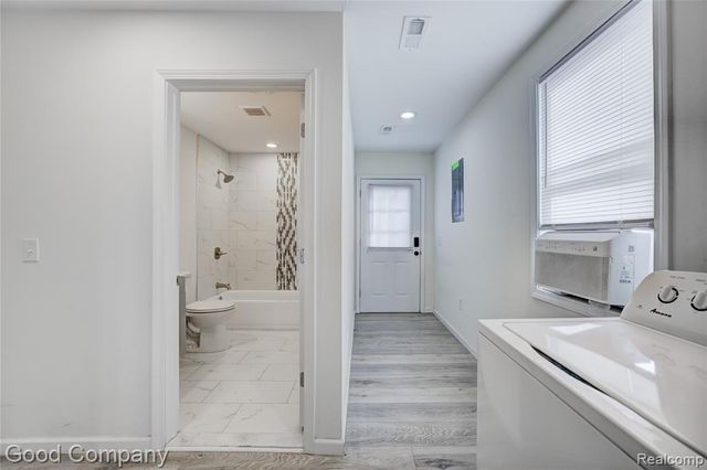 23826 Kate Ave, Warren, MI 48091