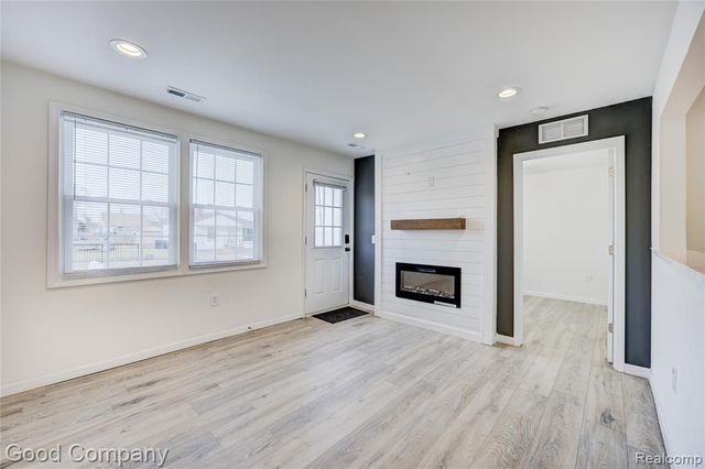 23826 Kate Ave, Warren, MI 48091